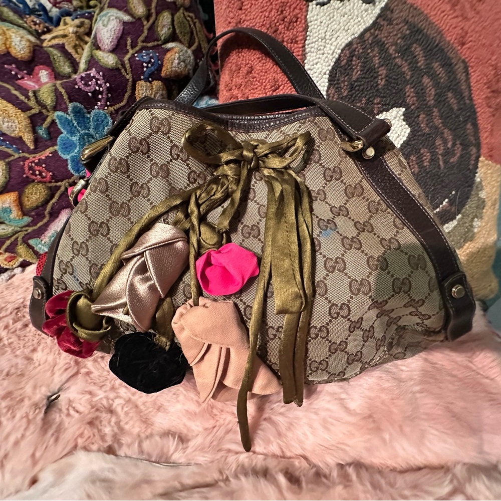 Authentic Gucci GG Canvas Floral Appliqué Tote – One of a Kind Upcycled Art Bag